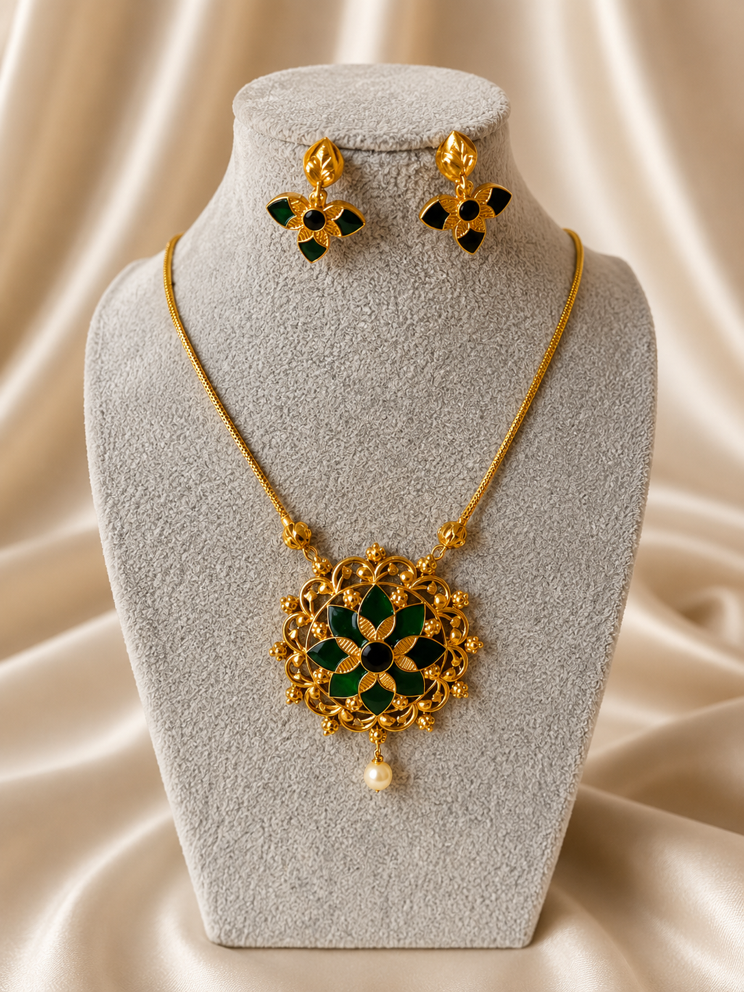 Traditional floral heritage pendant necklace set by Belumiee, featuring intricate design and matching earrings for elegant occasion wear.