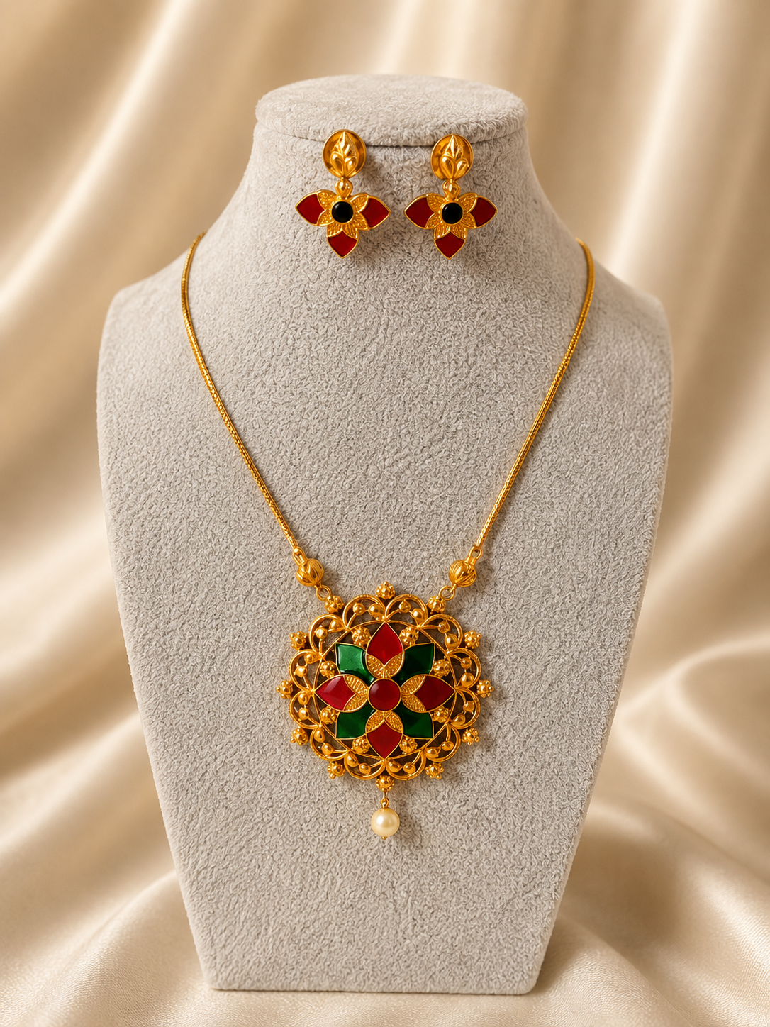 Traditional floral heritage pendant necklace set by Belumiee, featuring intricate design and matching earrings.