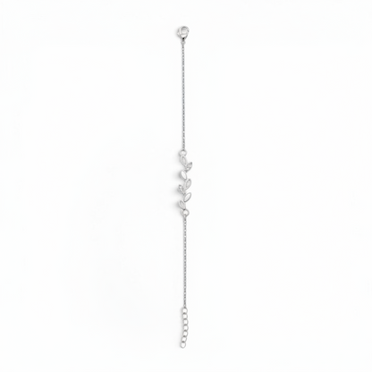 Silver-finish Dainty Leaf Bracelet in 925 sterling silver, detail view.